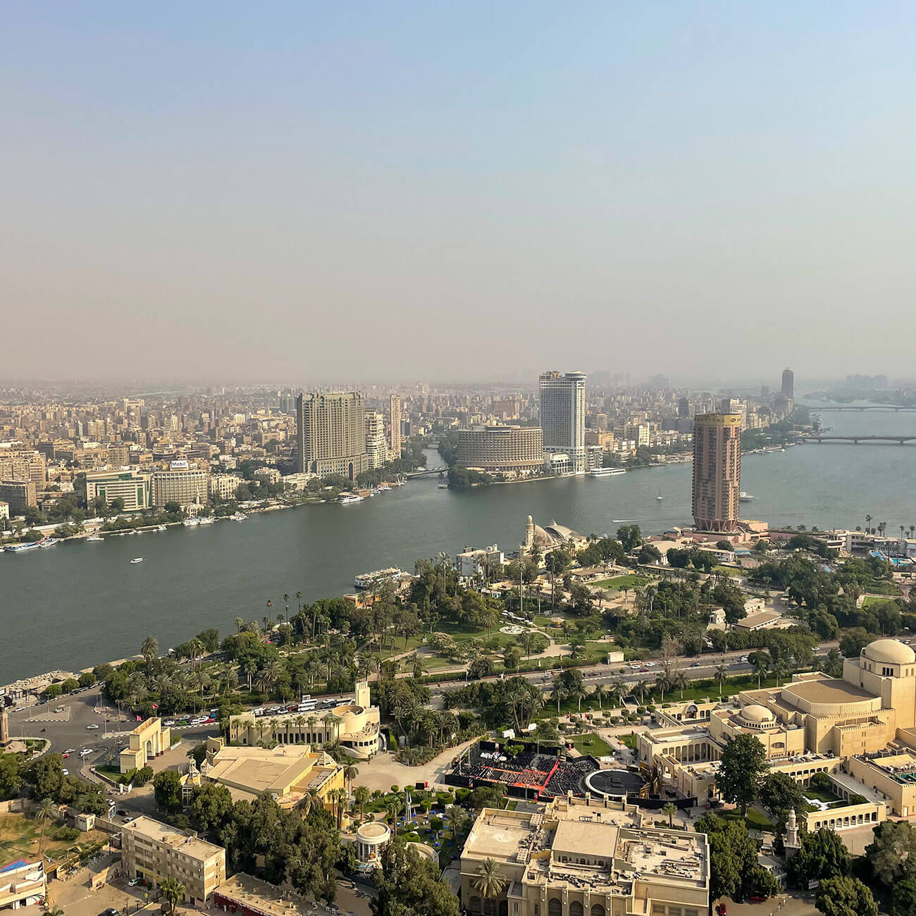 Cairo Tower pohled z veze na Kahiru