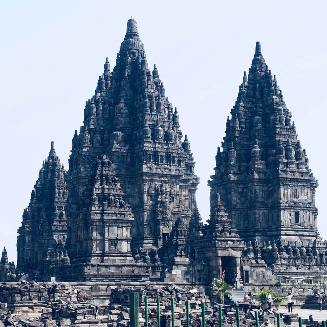 Chrám Prambanan je součástí nádherného chrámového komplexu