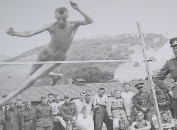 Tomáš Sedláček v Anglii během 2. světové války, atletické závody [zdroj archiv pamětníka]
